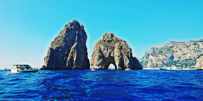 Storia, leggenda e significato della Campanella di Capri