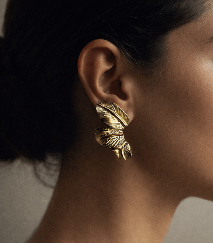 Orecchini a Perno Scultorei "Foglia Eterna" in Acciaio Inox